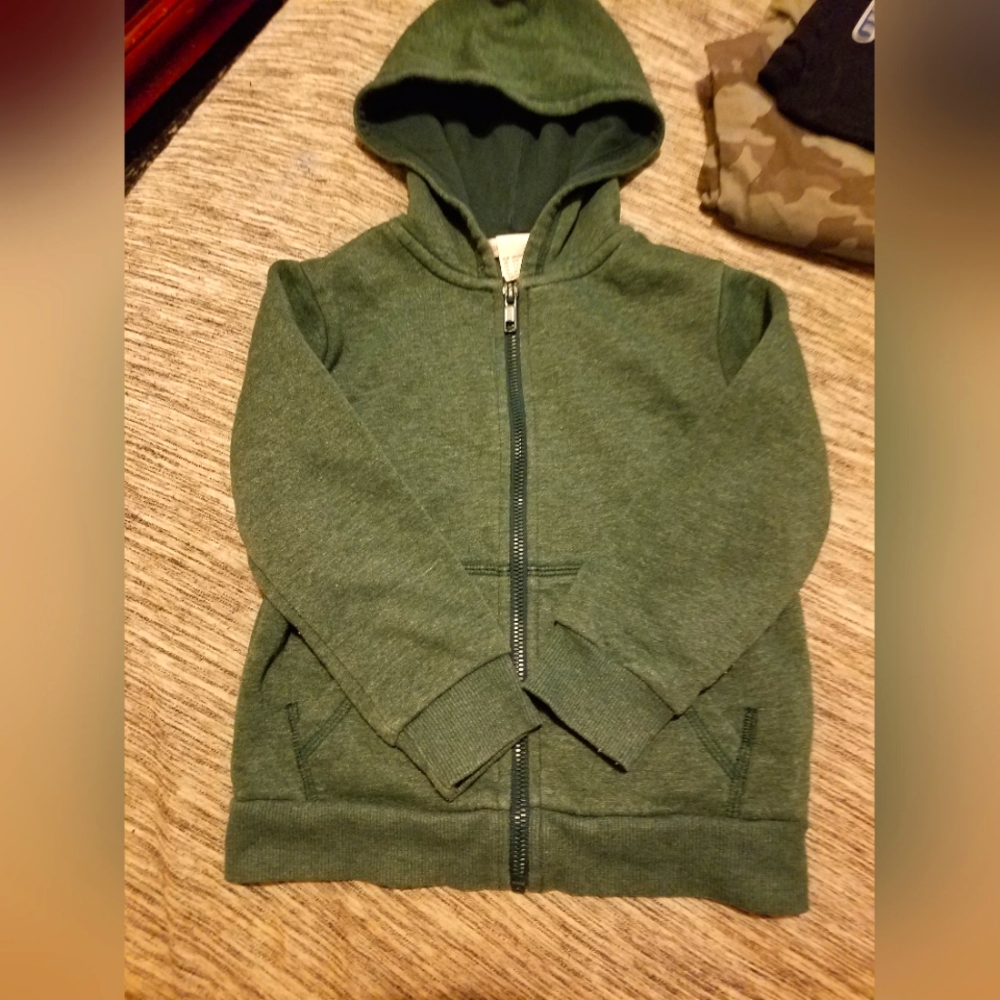Green Zip-up hoodie 2-4y
